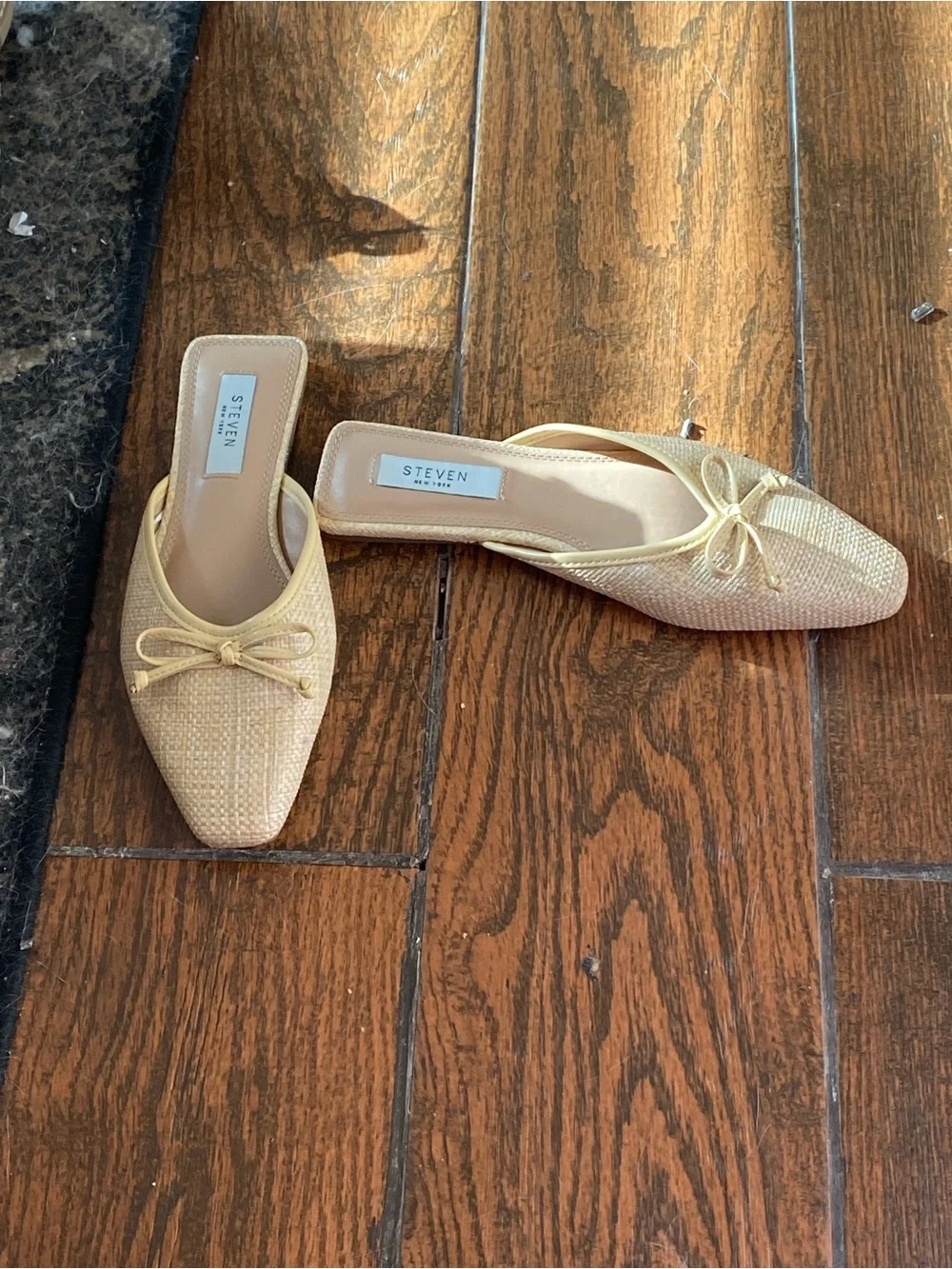 Steve Madden Beige Woven Pointed-Toe Bow Slip-On Mules - Picture 1 of 3